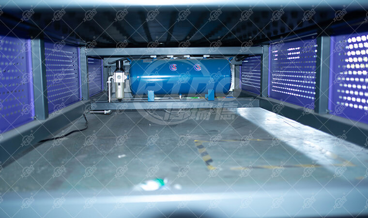 Optical sorting machine